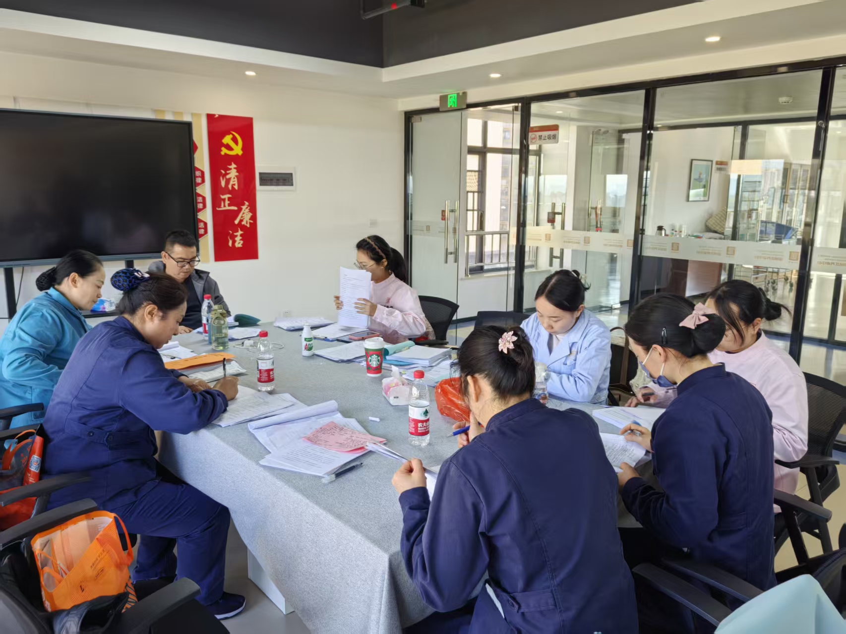 1764647620970880.jpg 1764647620970880.jpg